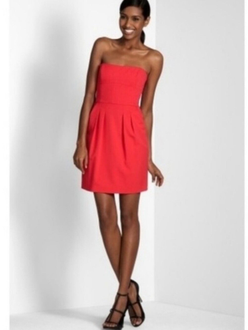 BCBGMaxAzria "Martina" Strapless Red Pleated A-Line Mini Dress. Size 8.